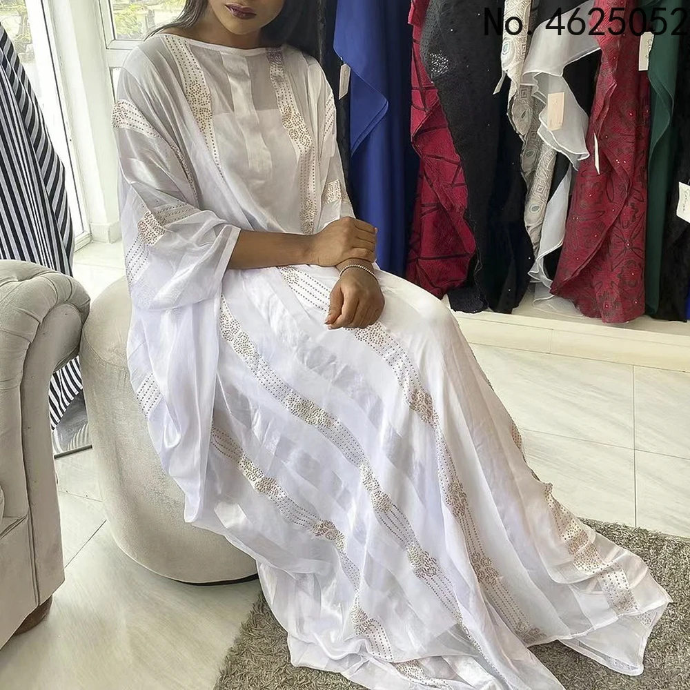 Женское длинное платье-Кафтан Дубайский хиджаб Abaya, мусульманская Мода, комплект из 2 предметов, модель Eid Mubarak размера плюс Boubou Tenue Femme
Женское длинное платье-Кафтан Дубайский хиджаб Abaya, мусульманская Мода, комплект из 2 предметов, модель Eid Mubarak размера плюс Boubou Tenue Femme