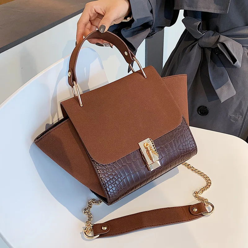 Vintage Wing shape Tote bag 2021 Fashion New High quality Matte PU Leather Women's Designer Handbag Chain Shoulder Messenger Bag
Vintage Wing shape Tote bag 2021 Fashion New High quality Matte PU Leather Women's Designer Handbag Chain Shoulder Messenger Bag