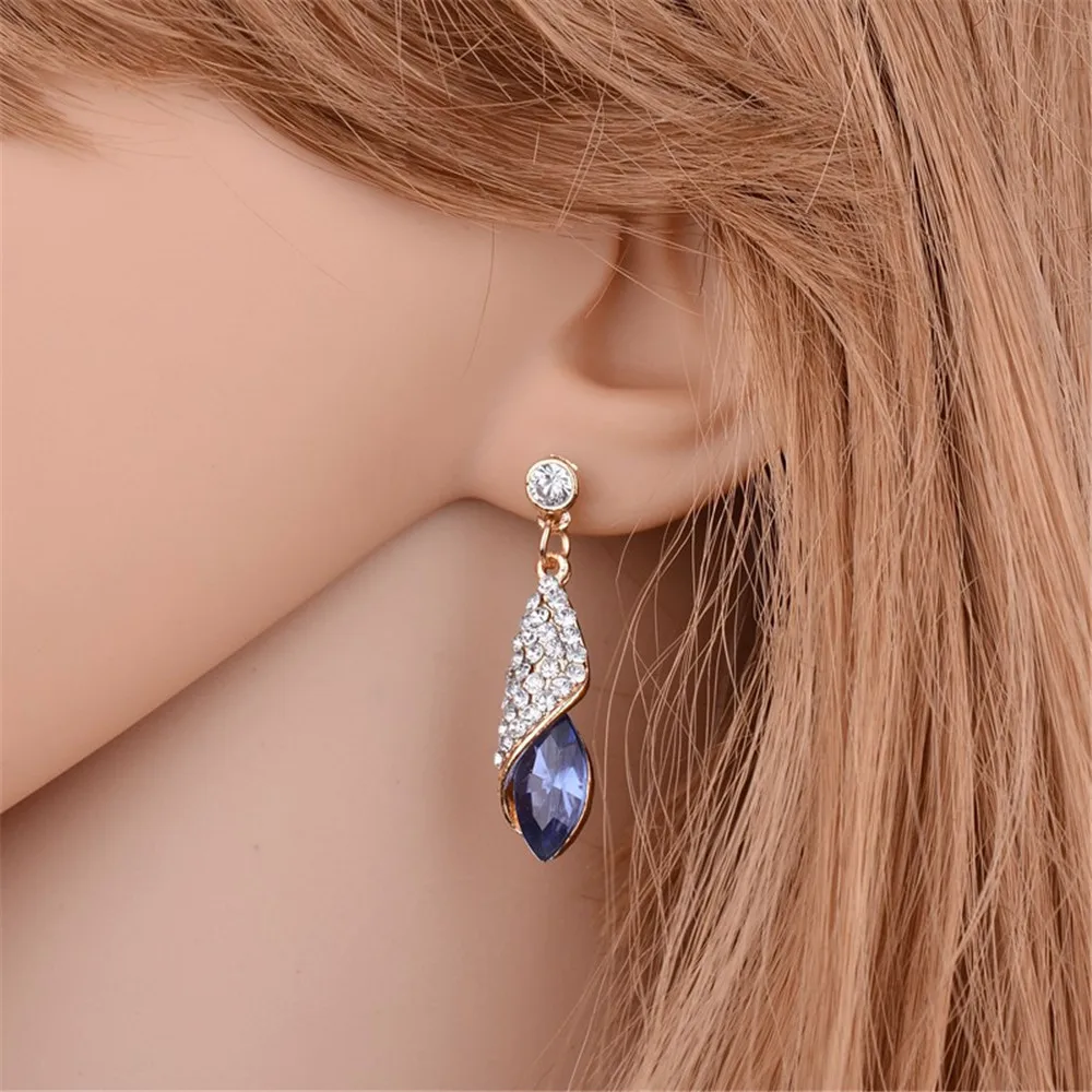 SexeMara 1 pair Girls Fashion Earrings Women Crystal Water Drop Earrings Fashion Jewelry Wedding Pierced Dangle Earrings
SexeMara 1 pair Girls Fashion Earrings Women Crystal Water Drop Earrings Fashion Jewelry Wedding Pierced Dangle Earrings