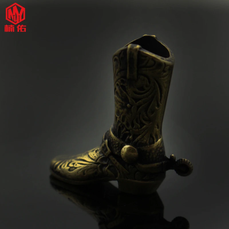 1PCS Brass Knife Beads Retro Exquisite Noble Boots Brass High Boots Outdoor Tools Car Keychain Pendant
1PCS Brass Knife Beads Retro Exquisite Noble Boots Brass High Boots Outdoor Tools Car Keychain Pendant