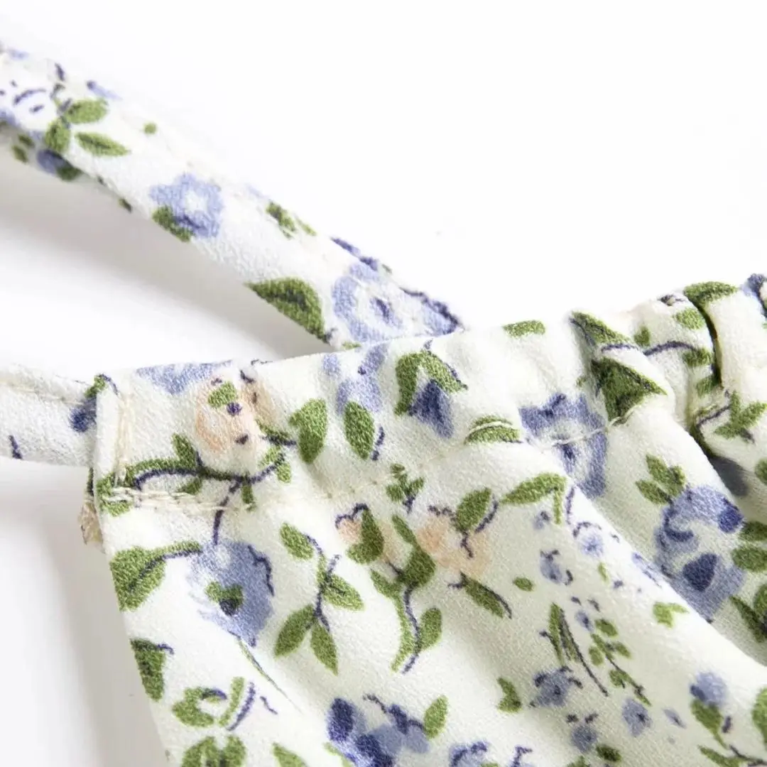 XNWMNZ 2021 Elastic Spaghetti Straps Female Camis Vintage Green Floral Print Slim Women Top Fashion Summer Tank Top chic tops
XNWMNZ 2021 Elastic Spaghetti Straps Female Camis Vintage Green Floral Print Slim Women Top Fashion Summer Tank Top chic tops