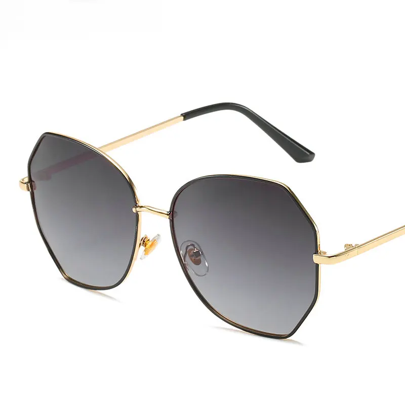 Солнцезащитные очки большого размера женские, брендовые дизайнерские металлические квадратные очки, с зеркальными линзами, с защитой от ул...
Солнцезащитные очки большого размера женские, брендовые дизайнерские металлические квадратные очки, с зеркальными линзами, с защитой от ул...