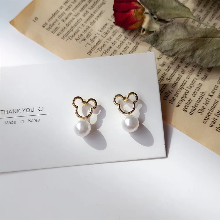 Cute Mouse Pearl Earrings Stud Wholesale Charm Exquisite Bear Jewelry For Women Romantic Anime Luxury Earring 2022 New Gift 
Cute Mouse Pearl Earrings Stud Wholesale Charm Exquisite Bear Jewelry For Women Romantic Anime Luxury Earring 2022 New Gift