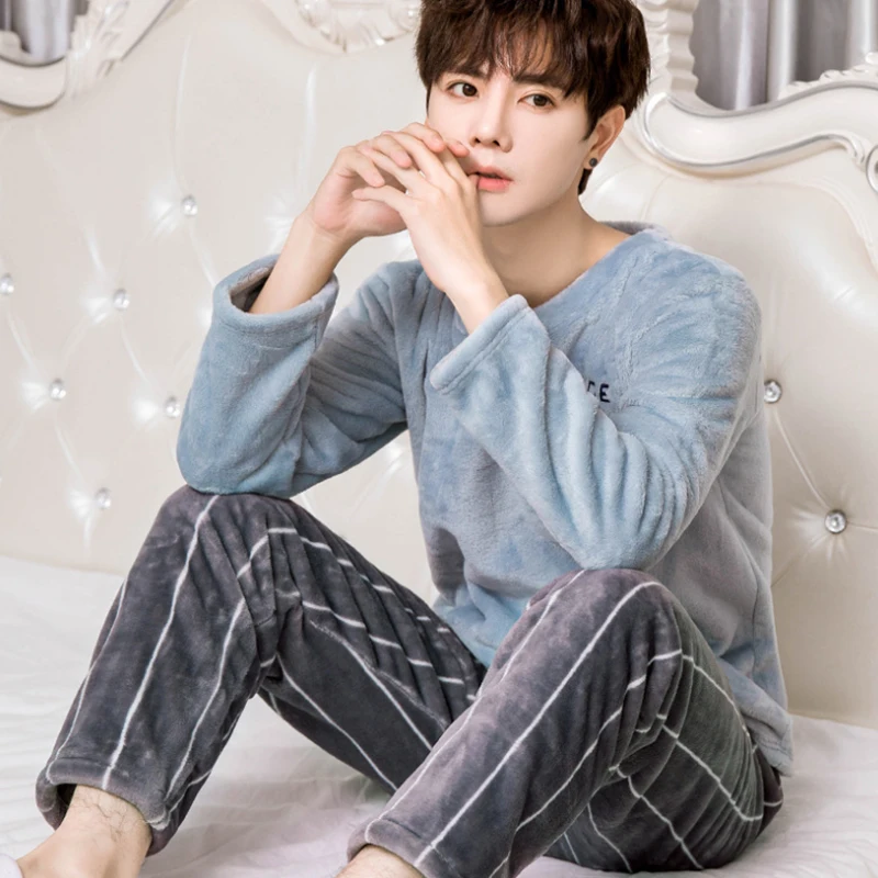 Winter 2020 Man Comfortable Flannel Pajamas Set Long Sleeve Pajamas Set Men Top+Pants Warm Pajamas Sleepwear Suit Homewear 3XL
Winter 2020 Man Comfortable Flannel Pajamas Set Long Sleeve Pajamas Set Men Top+Pants Warm Pajamas Sleepwear Suit Homewear 3XL
