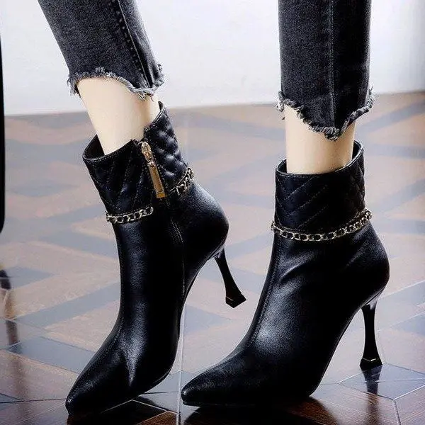 Pointed toe high-heeled ankle boots women's stiletto heel 2021 autumn and winter new style side zipper heel high 8cm boots
Pointed toe high-heeled ankle boots women's stiletto heel 2021 autumn and winter new style side zipper heel high 8cm boots
