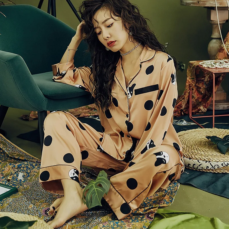 women sleepwear2021 spring and autumn new pajamas female imitation silk cartoon printing two-piece suit sleepwear women
women sleepwear2021 spring and autumn new pajamas female imitation silk cartoon printing two-piece suit sleepwear women