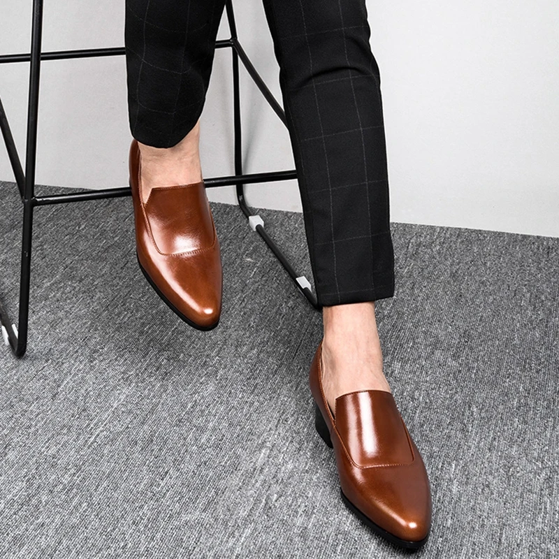 New Fashion Genuine Leather Men's High Heel (5cm) Casual Loafers Pointed Toe Slip on Comfortable Man Office Shoes HQS470 
New Fashion Genuine Leather Men's High Heel (5cm) Casual Loafers Pointed Toe Slip on Comfortable Man Office Shoes HQS470
