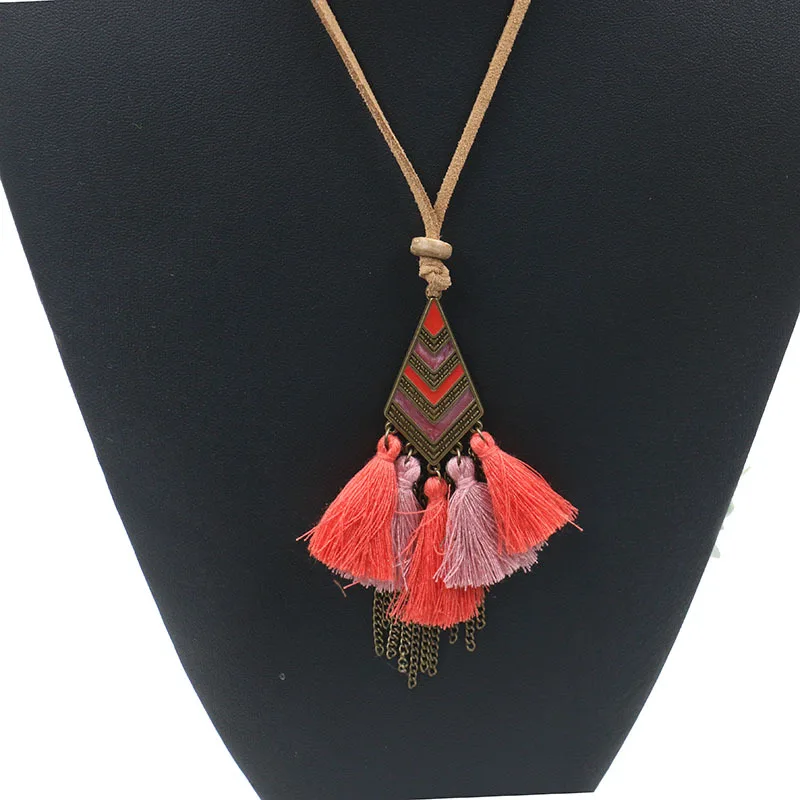 Euro-American New Retro Long Sweater Chain Female Tassel Pendant Autumn and Winter Necklace Ornament
Euro-American New Retro Long Sweater Chain Female Tassel Pendant Autumn and Winter Necklace Ornament