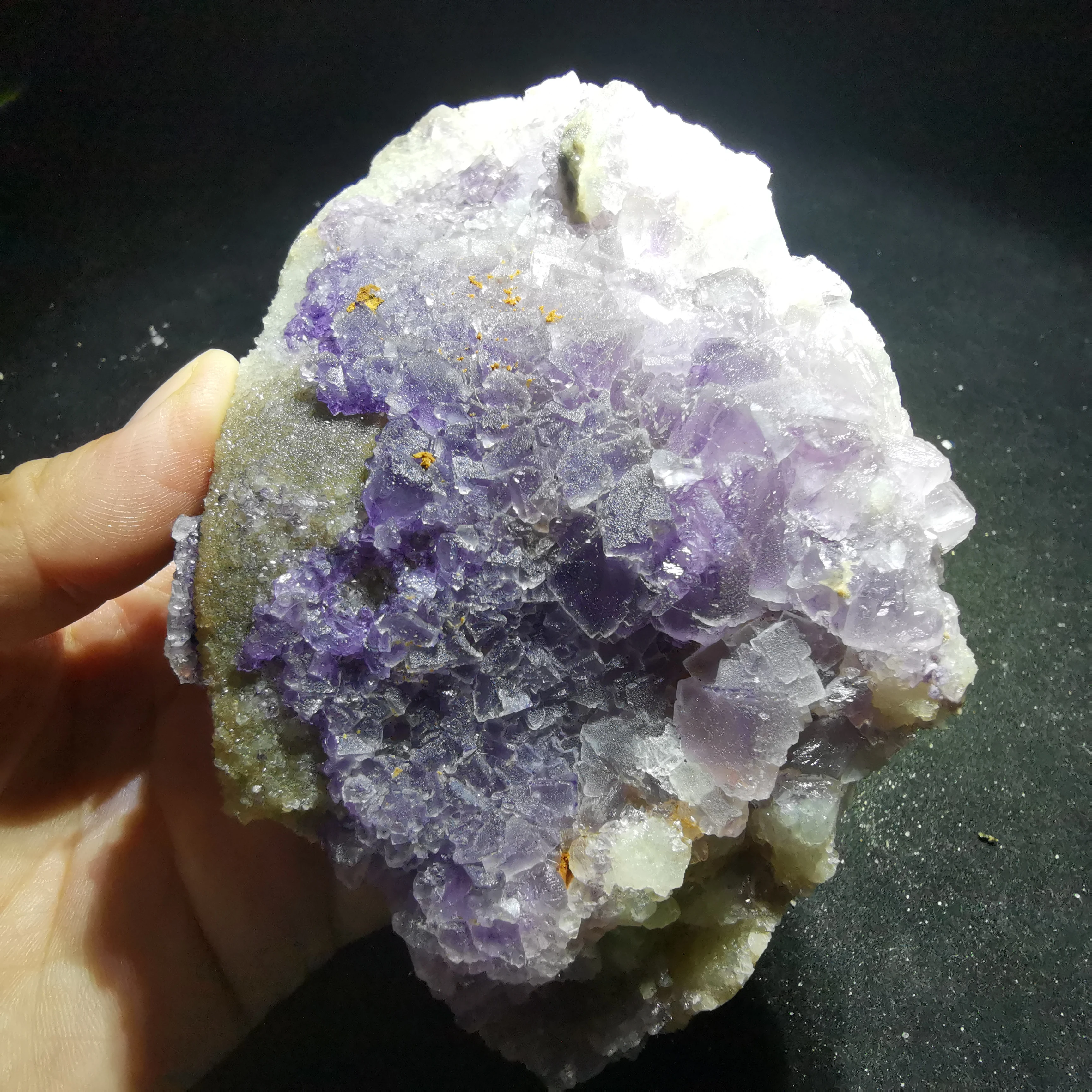 403.9gNatural rare purple fluorite mineral specimen stone and CRYSTAL HEALING CRYSTAL QUAR TZ GEM home Furnishing decorati
403.9gNatural rare purple fluorite mineral specimen stone and CRYSTAL HEALING CRYSTAL QUAR TZ GEM home Furnishing decorati