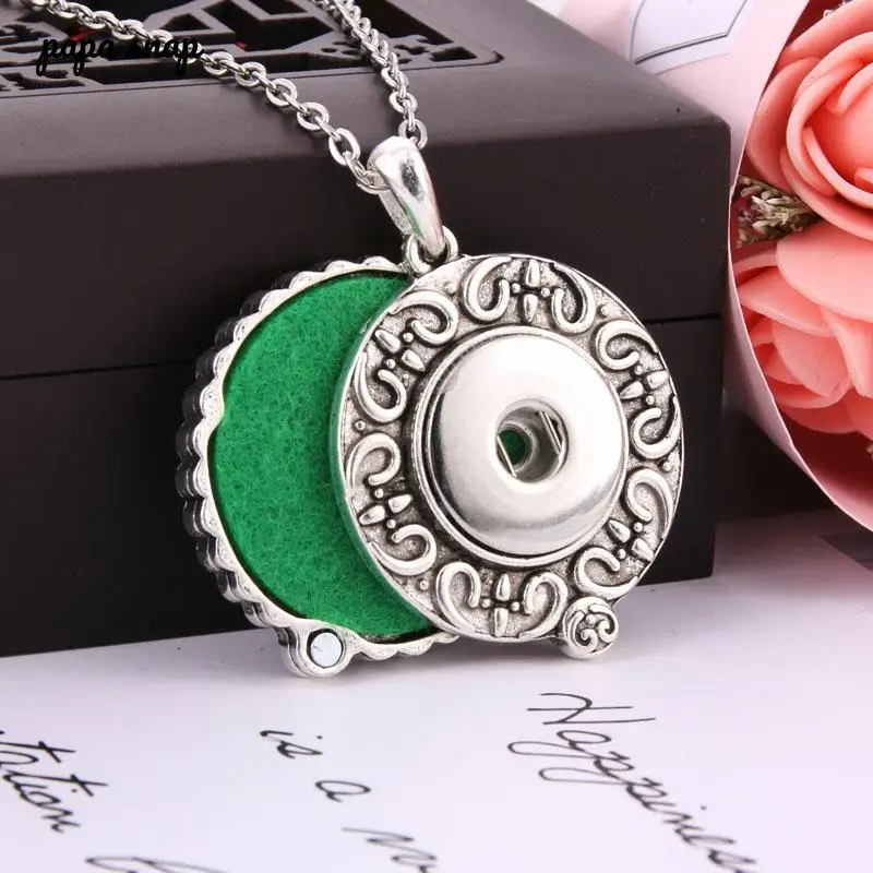 New Vintage Snap Jewelry Aromatherapy lockets Pendant necklace Aroma diffuser Fit 20mm 18mm Snap Button Jewelry
New Vintage Snap Jewelry Aromatherapy lockets Pendant necklace Aroma diffuser Fit 20mm 18mm Snap Button Jewelry