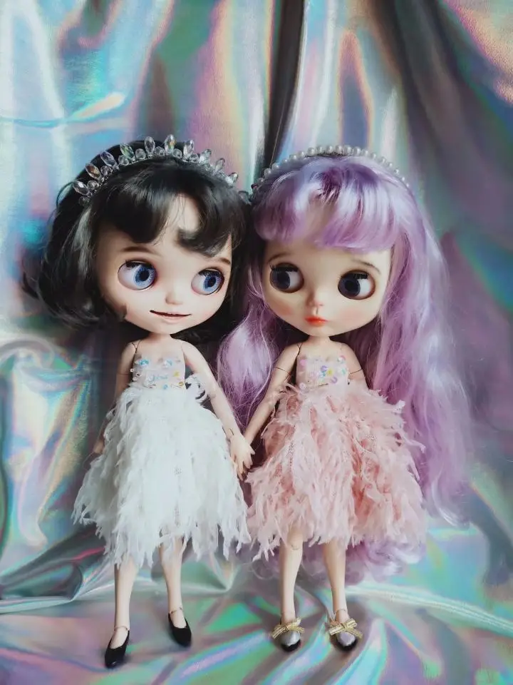 Blythes doll clothes Super Fairy girl heart pearl feather dress skirt condole belt skirt pink and white 2 color doll accessories
Blythes doll clothes Super Fairy girl heart pearl feather dress skirt condole belt skirt pink and white 2 color doll accessories