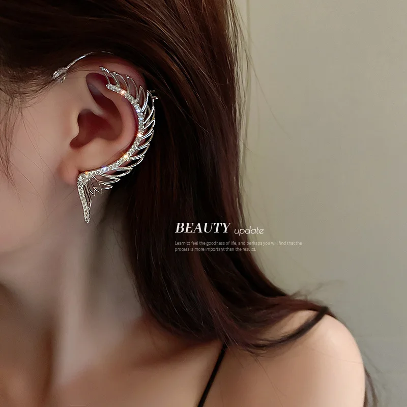 Personalized design sense micro-inlaid wings ear bone clip single earring female Japanese and Korean fashion ear jewelry
Personalized design sense micro-inlaid wings ear bone clip single earring female Japanese and Korean fashion ear jewelry