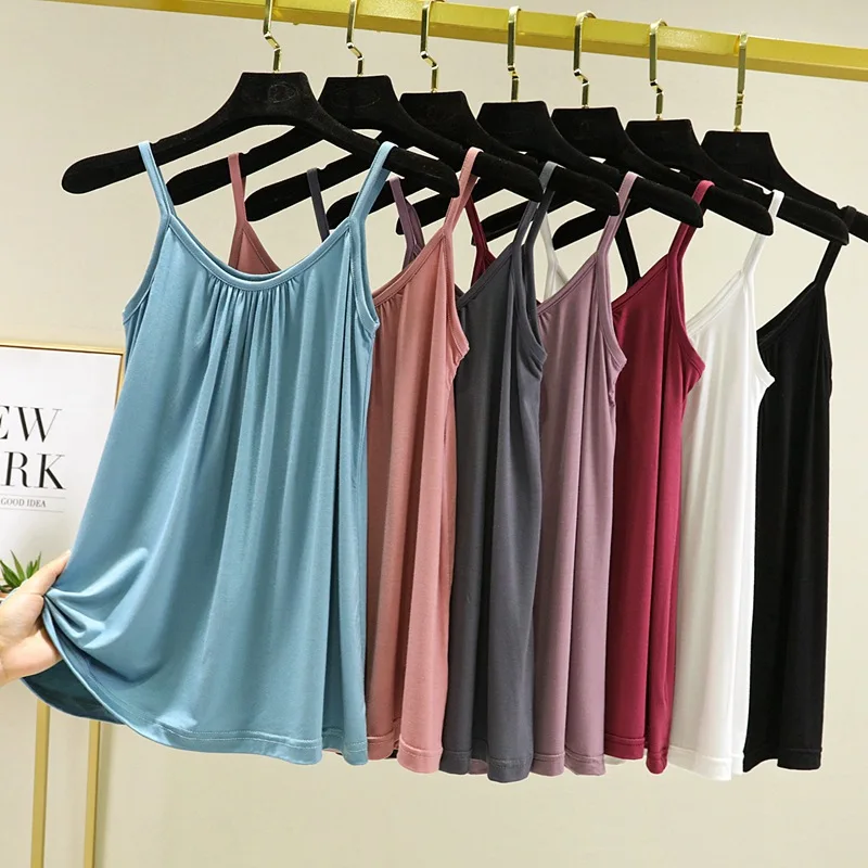 Майка женская летняя эластичная на тонких бретелях, с круглым вырезом 
Майка женская летняя эластичная на тонких бретелях, с круглым вырезом