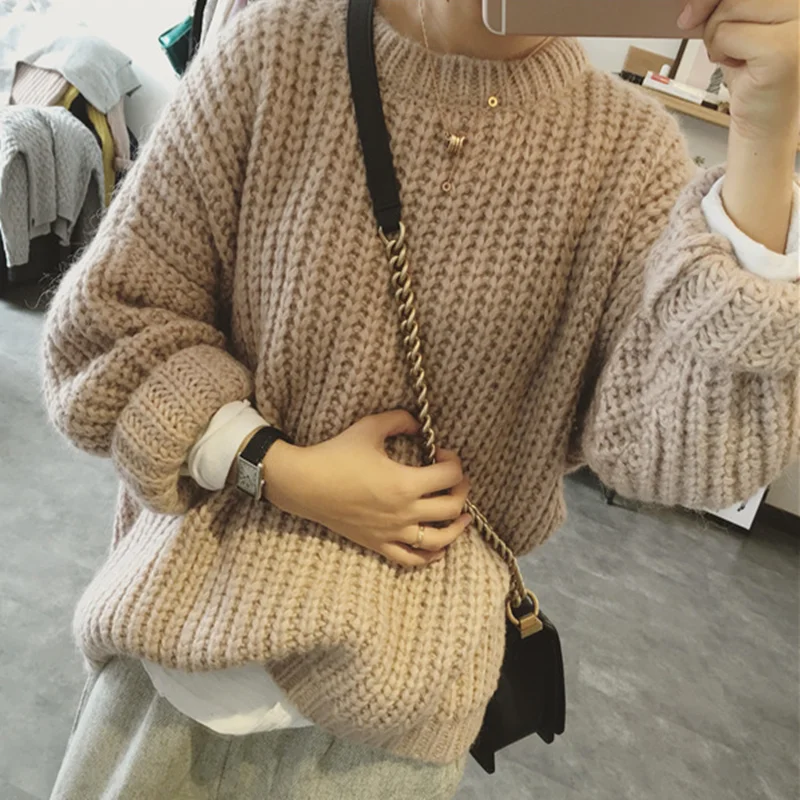 New Autumn/winter 2021 Korean version of the academy style coarse woolen yarn solid-color pull-over sweater retro loose knitwear
New Autumn/winter 2021 Korean version of the academy style coarse woolen yarn solid-color pull-over sweater retro loose knitwear