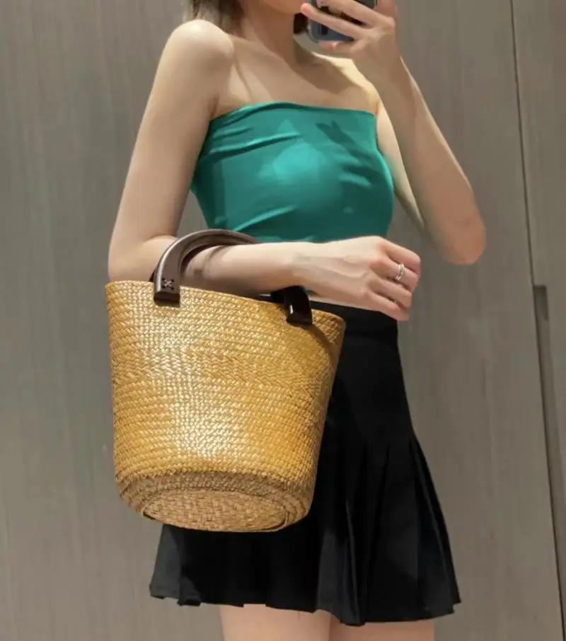 Casual Rattan Woven Wooden Handle Women Handbag Vintage Large-capacity Bucket Bags for Women Summer Beach Straw Women's Bag 2021
Casual Rattan Woven Wooden Handle Women Handbag Vintage Large-capacity Bucket Bags for Women Summer Beach Straw Women's Bag 2021