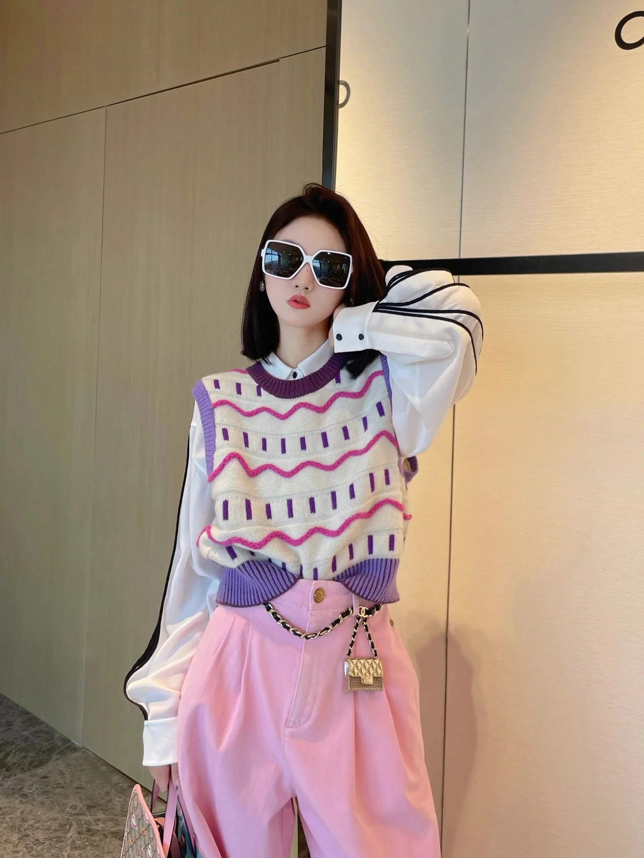 Женский винтажный Короткий трикотажный свитер с круглым вырезом и волнистыми полосками, женский жилет, ажурные пуловеры, топы SJ091
Женский винтажный Короткий трикотажный свитер с круглым вырезом и волнистыми полосками, женский жилет, ажурные пуловеры, топы SJ091