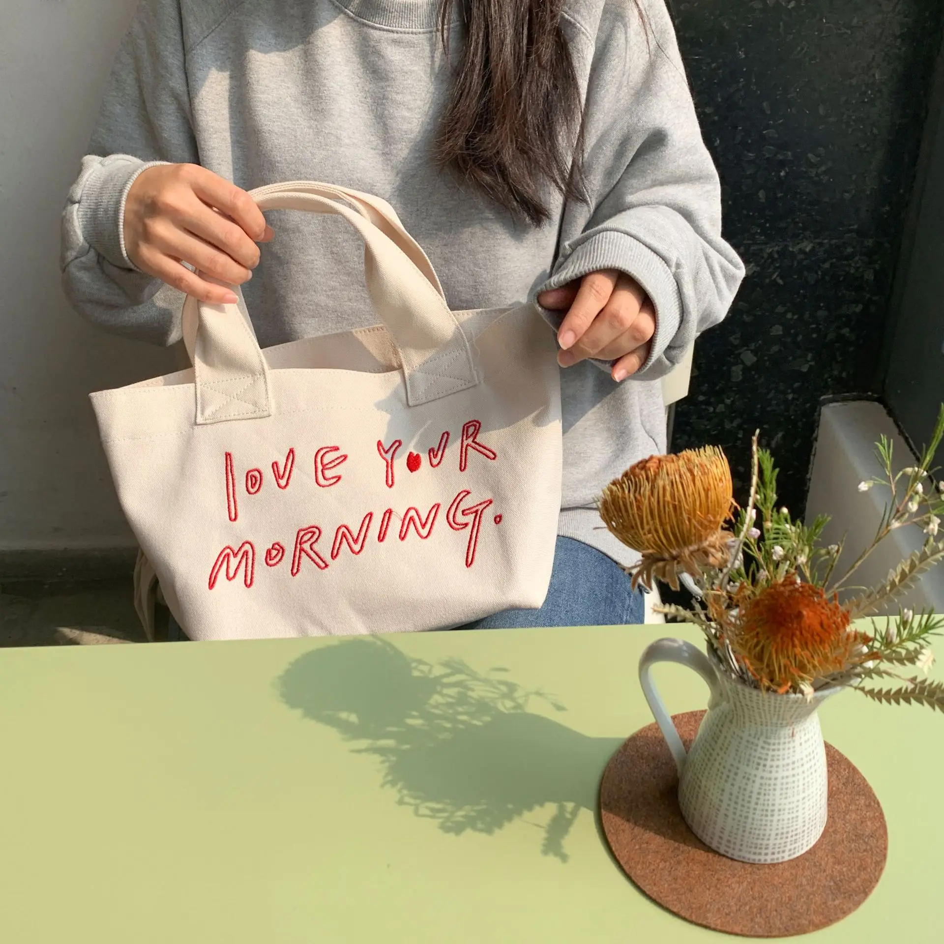 Korean Small Canvas Tote Bag for Women 2021 Letter Printing Female Handbags Mini Cotton Cloth Lunch Bag Fashion Shopping Bags
Korean Small Canvas Tote Bag for Women 2021 Letter Printing Female Handbags Mini Cotton Cloth Lunch Bag Fashion Shopping Bags
