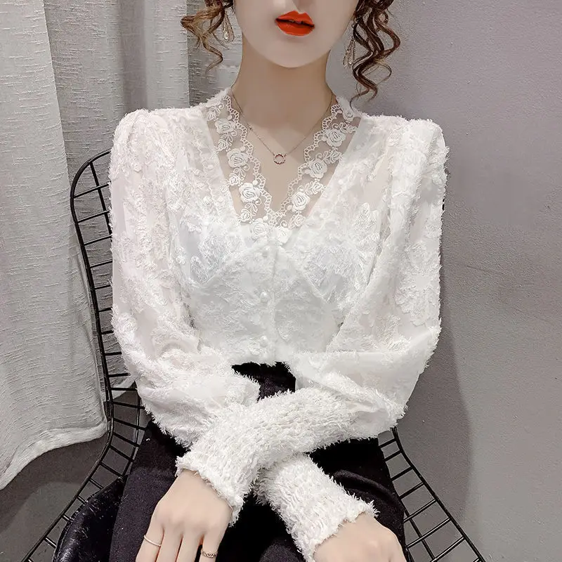 2021 Spring Fashion White Tops Sweet Hollow Out Lace Shirt Stitching V-neck Single-breasted Puff Sleeve Blouse for Women Y342
2021 Spring Fashion White Tops Sweet Hollow Out Lace Shirt Stitching V-neck Single-breasted Puff Sleeve Blouse for Women Y342