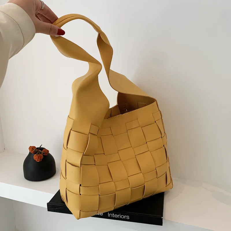 Woven Bags 2021 New Female Large Capacity Bucket Tote Beige White Black Lether Casual Women'S Woven Shoulder Armpit Bag
Woven Bags 2021 New Female Large Capacity Bucket Tote Beige White Black Lether Casual Women'S Woven Shoulder Armpit Bag