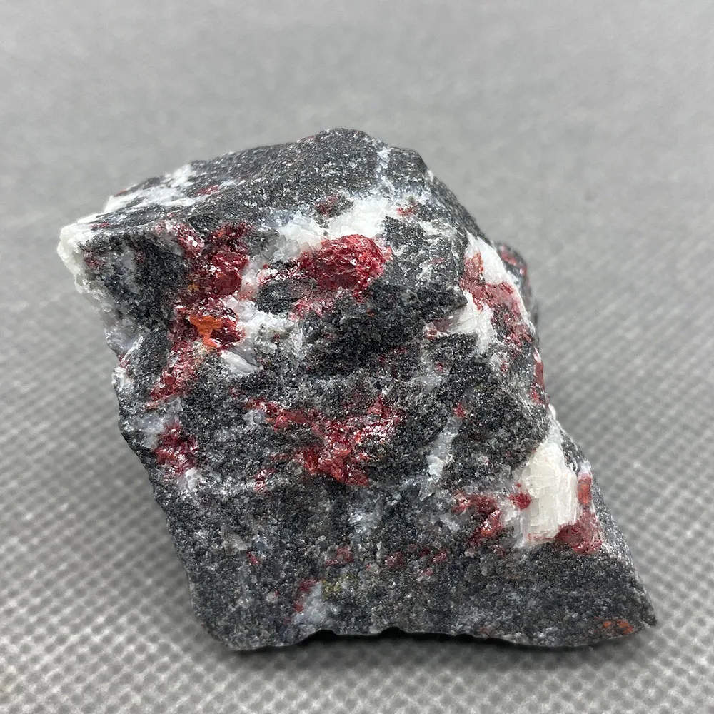 Натуральная киноварь камень оригинальный красный камень Исцеление Рейки с украшением в виде кристаллов
Натуральная киноварь камень оригинальный красный камень Исцеление Рейки с украшением в виде кристаллов