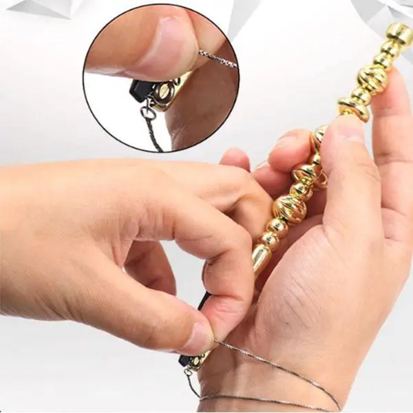 Bracelet Fastener Helper Buddy Jewelry Helper Fastening Aid Quickly Unfasten Bracelets/Watches Gift for Women Girl Convenient
Bracelet Fastener Helper Buddy Jewelry Helper Fastening Aid Quickly Unfasten Bracelets/Watches Gift for Women Girl Convenient