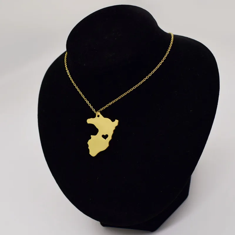 European and American simple personality titanium steel Peru map necklace pendant female popular versatile heart pendant
European and American simple personality titanium steel Peru map necklace pendant female popular versatile heart pendant