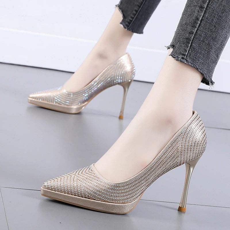 2022 New Women Pumps Fashion Thin Heels Rhinestone Shoes Female Pointed Toe Slip On Sandals Ladies Spring Autumn Party Shoes
2022 New Women Pumps Fashion Thin Heels Rhinestone Shoes Female Pointed Toe Slip On Sandals Ladies Spring Autumn Party Shoes