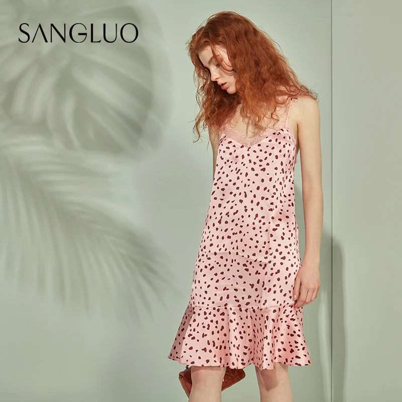 ★small sexy pink leopard skirt with shoulder-straps SANGLUO mulberry Luo Chunxia backless mulberry silk pajamas
★small sexy pink leopard skirt with shoulder-straps SANGLUO mulberry Luo Chunxia backless mulberry silk pajamas