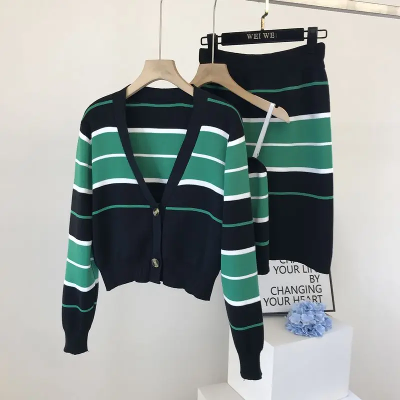 Amolapha Autumn Women Knitted Clothing Sets V-Neck Single Breasted Sweater+Camisole+High Waist Pack Hip Skirts 3-piece Suits
Amolapha Autumn Women Knitted Clothing Sets V-Neck Single Breasted Sweater+Camisole+High Waist Pack Hip Skirts 3-piece Suits