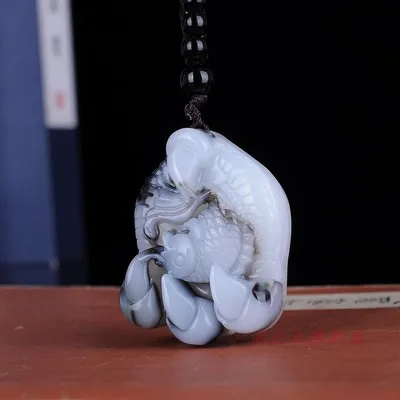 Exquisite blue and white jade Eagle Claw Home Decoration pendant in Hotan, Xinjiang
Exquisite blue and white jade Eagle Claw Home Decoration pendant in Hotan, Xinjiang