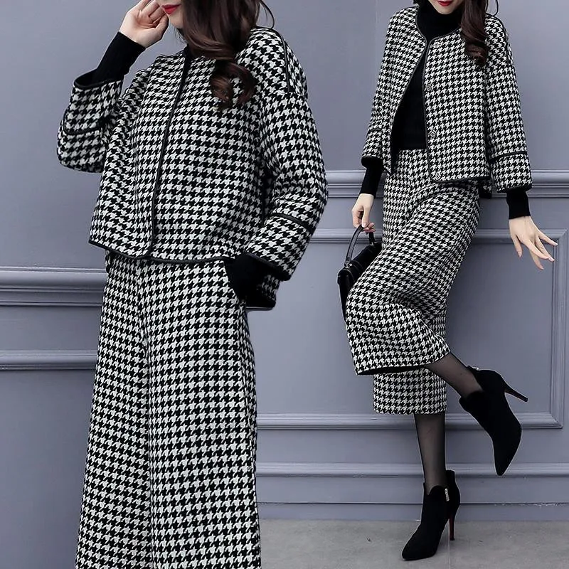 Women's suit, coat, bimodal, women's slim short jacket, loose trouser legs, new autumn and winter 2021 series
Women's suit, coat, bimodal, women's slim short jacket, loose trouser legs, new autumn and winter 2021 series