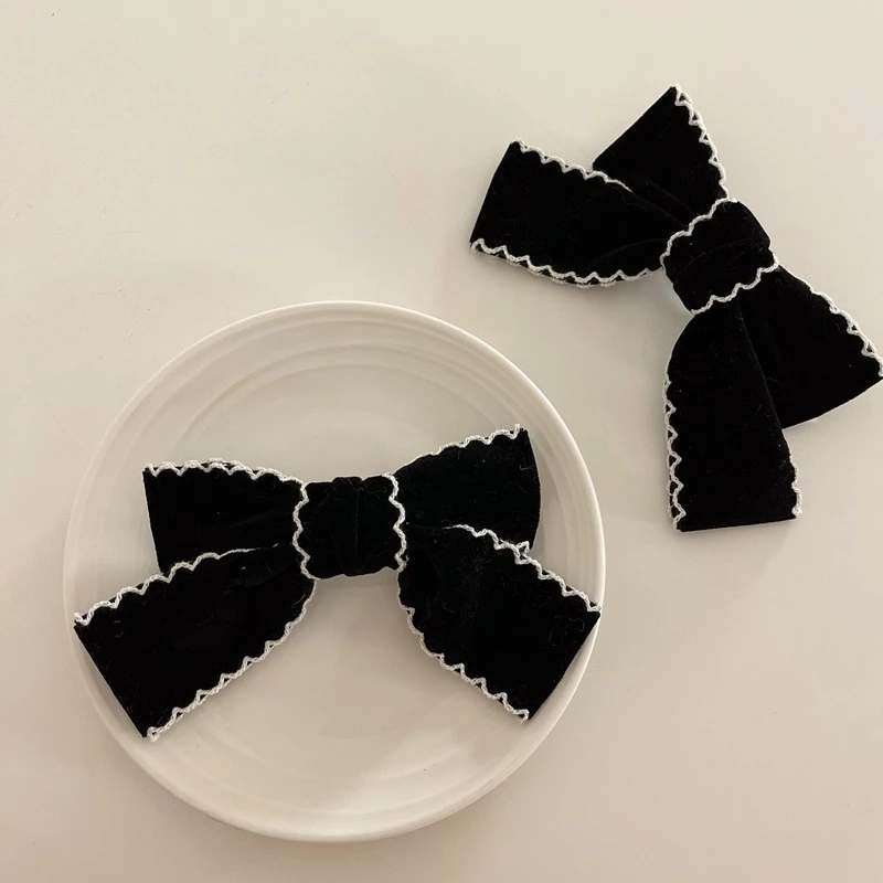 Hepburn Style Wave Edge Velvet Bow Hairpin Barrettes Retro Hair Clip Simple Versatile Hairgrip for Women Girls Accessories
Hepburn Style Wave Edge Velvet Bow Hairpin Barrettes Retro Hair Clip Simple Versatile Hairgrip for Women Girls Accessories