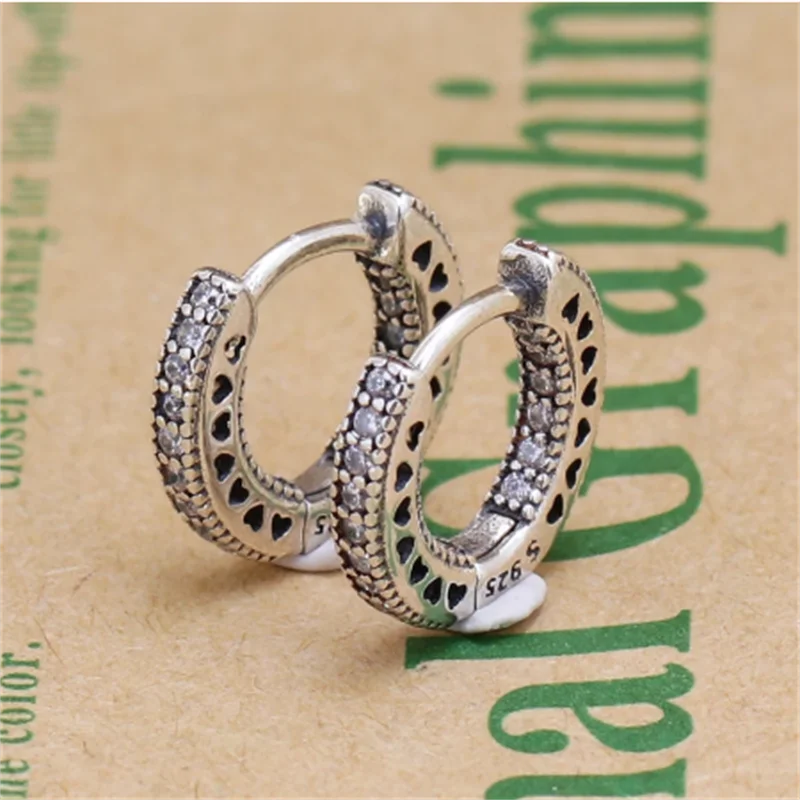 Silver pan Earring Women Small Hearts With Crystal For Women Wedding Gift Fashion Jewelry wholesale
Silver pan Earring Women Small Hearts With Crystal For Women Wedding Gift Fashion Jewelry wholesale