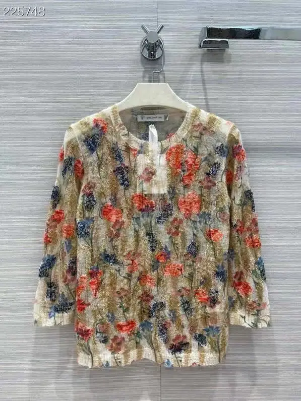 High-Quality Women's Cashmere Sweater Runway Flower Embroidery Long Sleeves O-Neck Pullover Ladies Sweater 2021
High-Quality Women's Cashmere Sweater Runway Flower Embroidery Long Sleeves O-Neck Pullover Ladies Sweater 2021