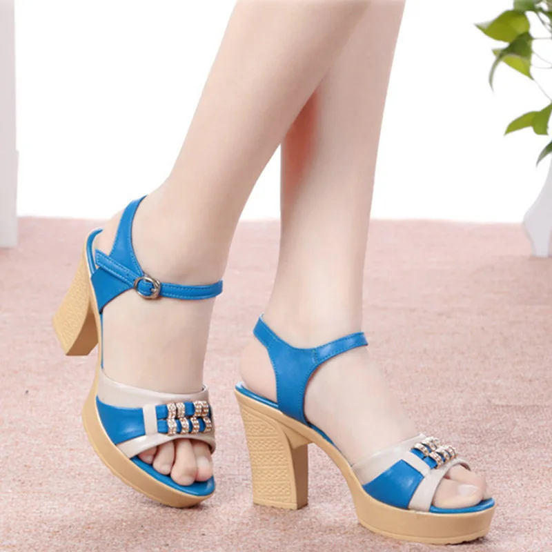 BEYARNE Summer cool women sandals thick high heel metal rhinestone decoration fashion beautiful mixed color women mother shoes 
BEYARNE Summer cool women sandals thick high heel metal rhinestone decoration fashion beautiful mixed color women mother shoes