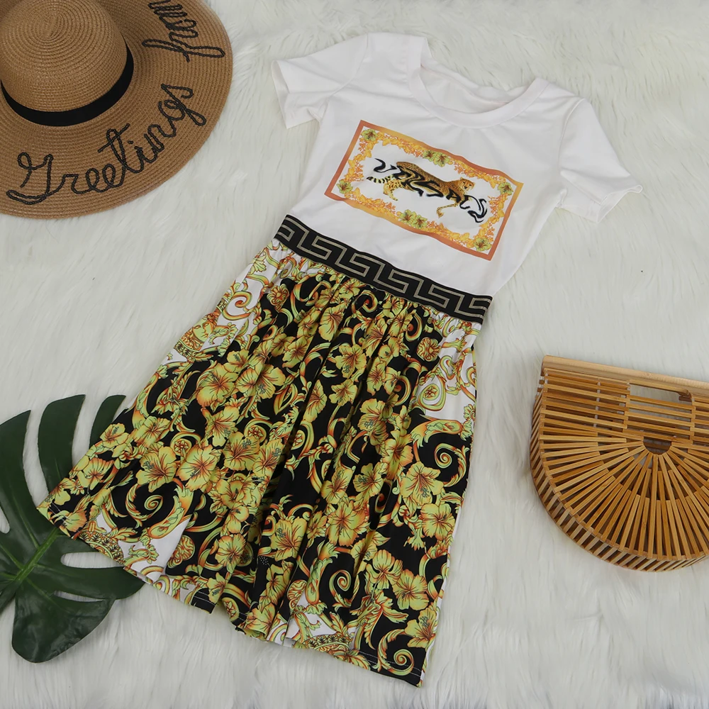 2021 New Fashion Women Summer Print Patchwork Short Sleeve Mini A-line Club Dress
2021 New Fashion Women Summer Print Patchwork Short Sleeve Mini A-line Club Dress