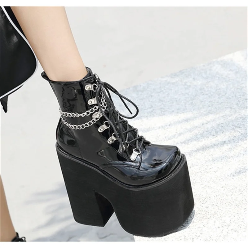 2021 new 17cm nightclub stage platform 34-43 thick bottom lace up metal chain slope heel high heel boots
2021 new 17cm nightclub stage platform 34-43 thick bottom lace up metal chain slope heel high heel boots