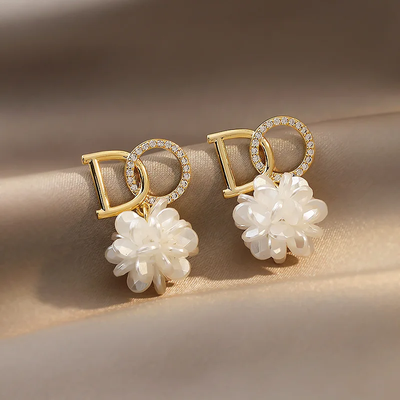 YAOLOGE For Women Gold Color Letter DO Drop Earrings Acrylic Flower Earrings Accessories 2021 Fashion Jewelry Gift Oorbellen
YAOLOGE For Women Gold Color Letter DO Drop Earrings Acrylic Flower Earrings Accessories 2021 Fashion Jewelry Gift Oorbellen