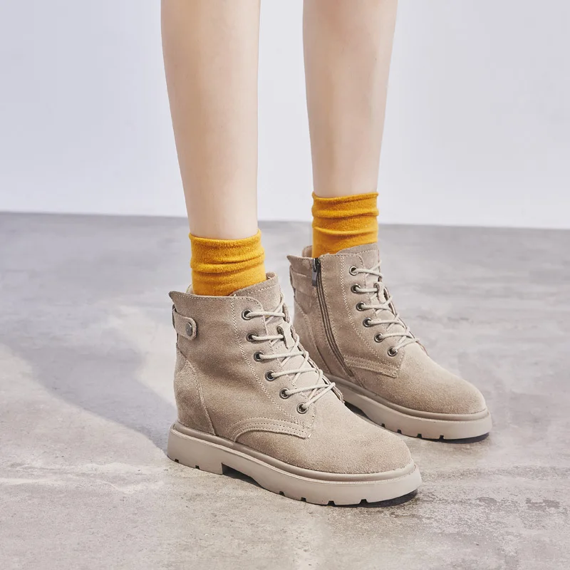 2020 Ankle Boots Women Top Quality Cow Suede Bandage Autumn Fashion Lady Leather Shoes Internal increase 6.5cm Q10-09
2020 Ankle Boots Women Top Quality Cow Suede Bandage Autumn Fashion Lady Leather Shoes Internal increase 6.5cm Q10-09