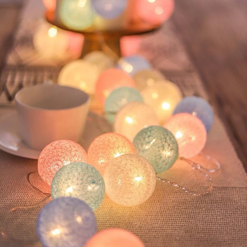 20 LED Cotton Ball Garland String Lights Christmas Fairy Lighting Strings for Outdoor Holiday Wedding Xmas Party Home Decoration
20 LED Cotton Ball Garland String Lights Christmas Fairy Lighting Strings for Outdoor Holiday Wedding Xmas Party Home Decoration