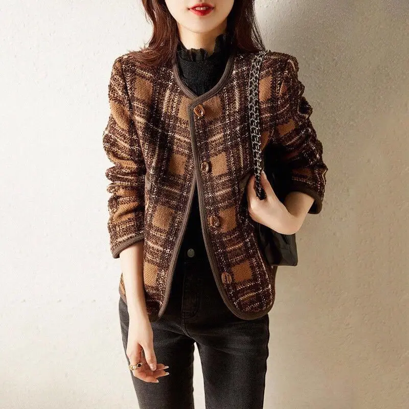 New Fashion Korean Women Winter O-Neck Single-Breasted Long Sleeve Brown Plaid Blazer Autumn Female Vintage Casual Coat
New Fashion Korean Women Winter O-Neck Single-Breasted Long Sleeve Brown Plaid Blazer Autumn Female Vintage Casual Coat