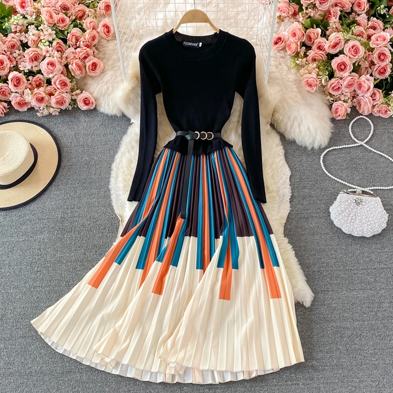 Fall 2021 Celebrities Long-sleeved Fake Two-piece Round Neck Waist Slimming Knitted Stitching Contrast Color Pleated Dress
Fall 2021 Celebrities Long-sleeved Fake Two-piece Round Neck Waist Slimming Knitted Stitching Contrast Color Pleated Dress