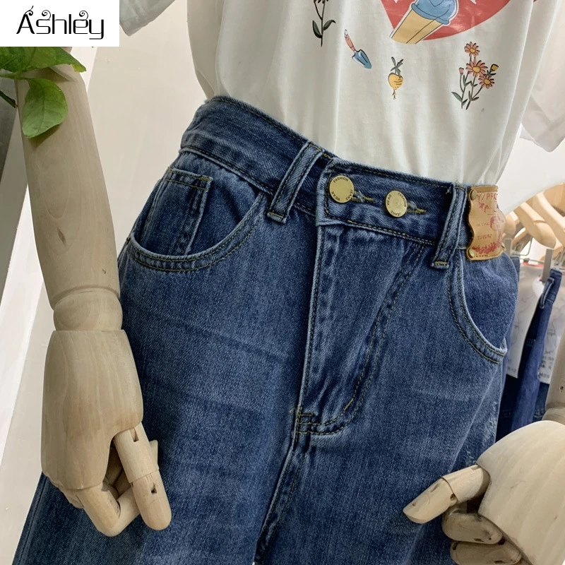 Ashley Casual Blue loose ruffled denim shorts women Sexy lady button shorts Holiday female high street bottom fashion new 2021
Ashley Casual Blue loose ruffled denim shorts women Sexy lady button shorts Holiday female high street bottom fashion new 2021