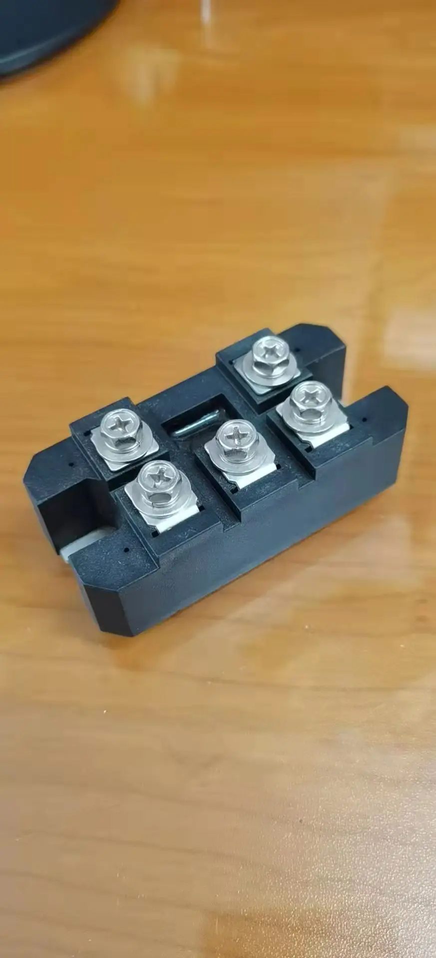 Фабричное производство, модули выпрямителя моста MDS100A
Фабричное производство, модули выпрямителя моста MDS100A