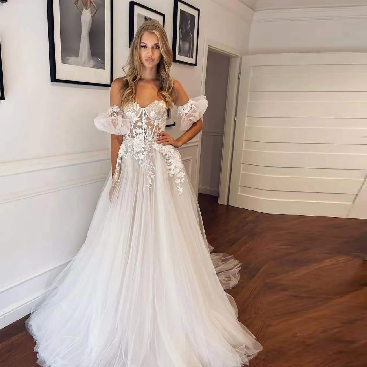 Свадебные платья в стиле бохо из фатина, длинные кружевные свадебные платья до пола с аппликациями и открытыми плечами, платье для невесты
Свадебные платья в стиле бохо из фатина, длинные кружевные свадебные платья до пола с аппликациями и открытыми плечами, платье для невесты