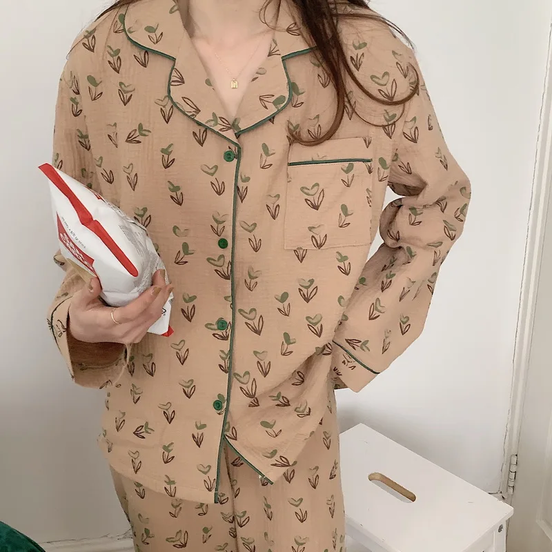 High Quality Comfortable Homewear Loose 2021 Stylish Sleepwear Vintage Soft Printing New Casual Femme Women Pajamas Sets
High Quality Comfortable Homewear Loose 2021 Stylish Sleepwear Vintage Soft Printing New Casual Femme Women Pajamas Sets