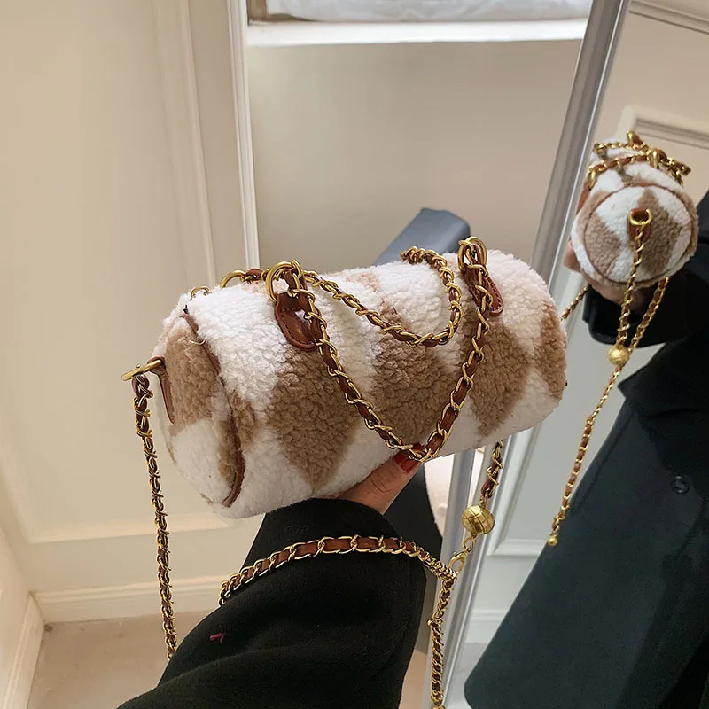 High-quality Chain Texture Female Bag Plush Rhombus Stitching Cylinder Bag 2021 New Single-shoulder Messenger Bag Fashion Plush
High-quality Chain Texture Female Bag Plush Rhombus Stitching Cylinder Bag 2021 New Single-shoulder Messenger Bag Fashion Plush