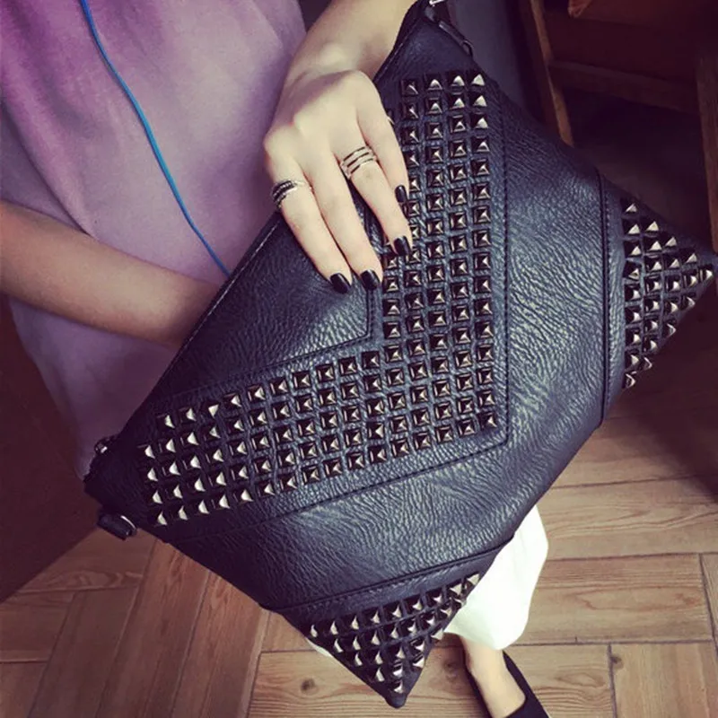 Роскошный брендовый женский клатч, новинка 2021, высококачественная ткань, ПВХ, унисекс, сумка-конверт, легкая, роскошная, модная, с заклепками...
Роскошный брендовый женский клатч, новинка 2021, высококачественная ткань, ПВХ, унисекс, сумка-конверт, легкая, роскошная, модная, с заклепками...