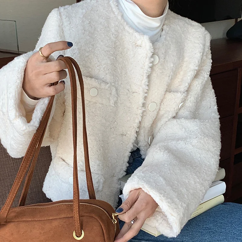 2021 New Korea Chic Autumn and Winter Temperament Round Neck Single-breasted Loose Thick Warmth Imitation Lamb Fur Coat Women
2021 New Korea Chic Autumn and Winter Temperament Round Neck Single-breasted Loose Thick Warmth Imitation Lamb Fur Coat Women