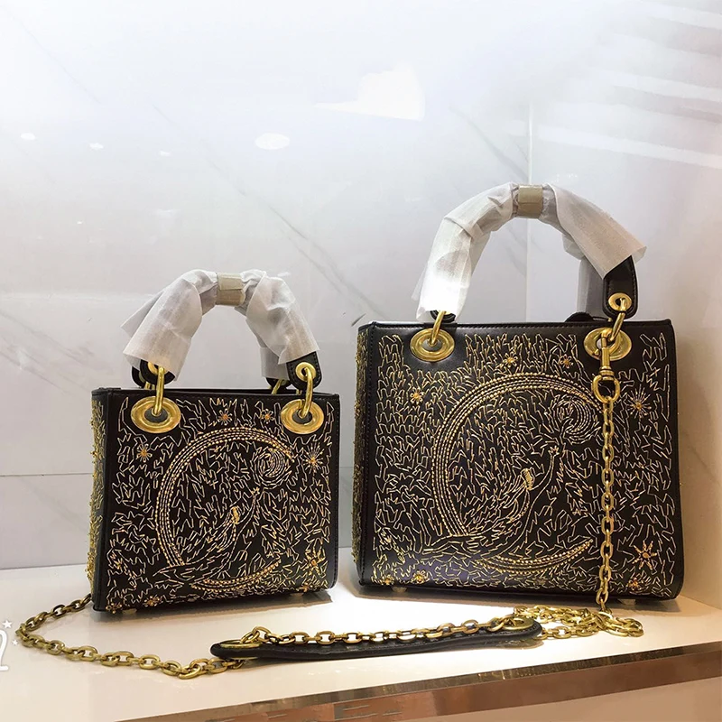 Retro beaded embroidered stars geometric pattern leather handbags ladies new fashion shoulder bag large capacity messenger bag
Retro beaded embroidered stars geometric pattern leather handbags ladies new fashion shoulder bag large capacity messenger bag